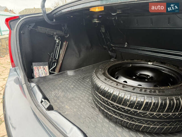 Серый Рено Логан, объемом двигателя 1.6 л и пробегом 115 тыс. км за 5950 $, фото 35 на Automoto.ua