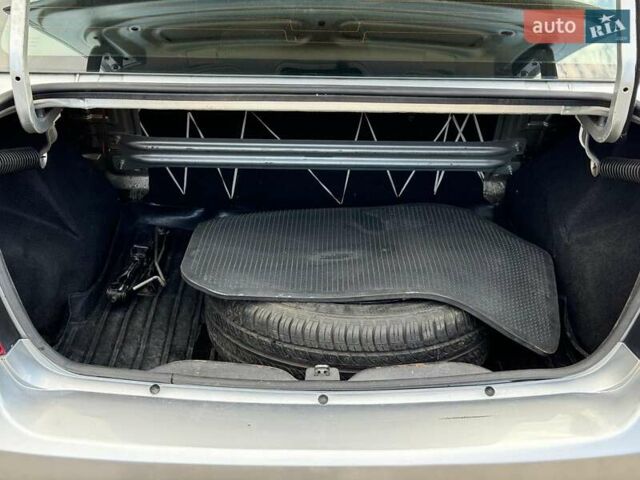 Сірий Рено Логан, об'ємом двигуна 1.6 л та пробігом 263 тис. км за 5790 $, фото 18 на Automoto.ua