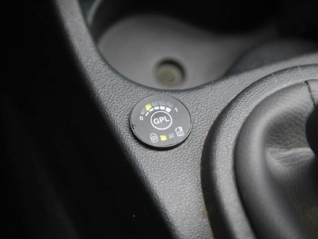 Сірий Рено Логан, об'ємом двигуна 1.4 л та пробігом 54 тис. км за 6400 $, фото 18 на Automoto.ua