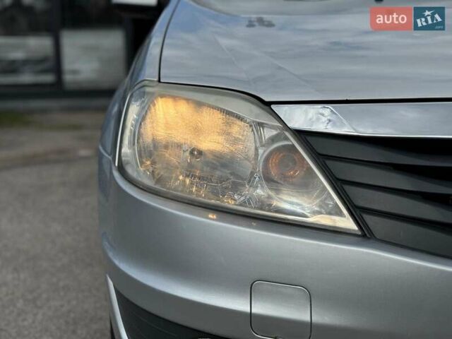 Сірий Рено Логан, об'ємом двигуна 1.6 л та пробігом 263 тис. км за 5790 $, фото 3 на Automoto.ua
