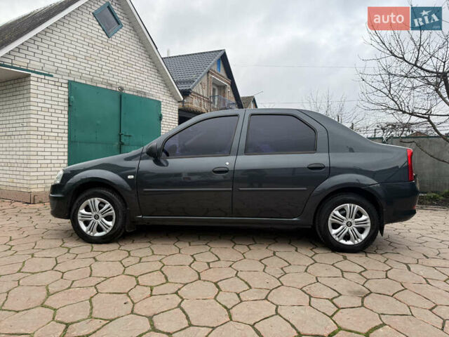 Серый Рено Логан, объемом двигателя 1.6 л и пробегом 115 тыс. км за 5950 $, фото 9 на Automoto.ua