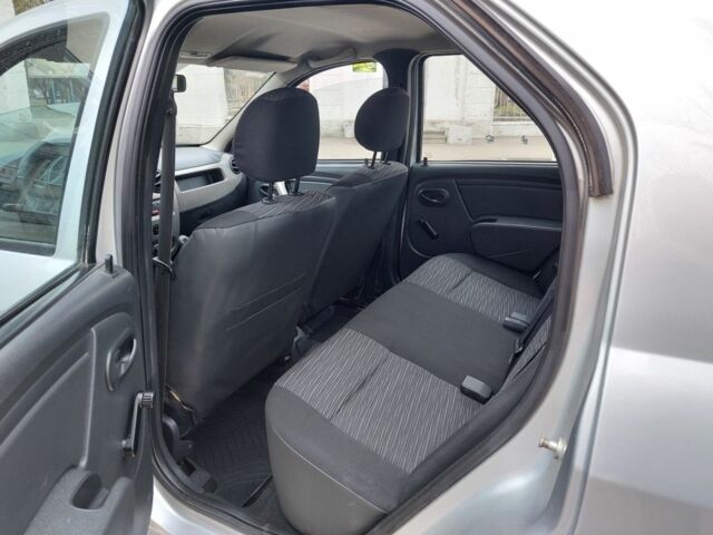 Серый Рено Логан, объемом двигателя 1.5 л и пробегом 148 тыс. км за 4950 $, фото 12 на Automoto.ua