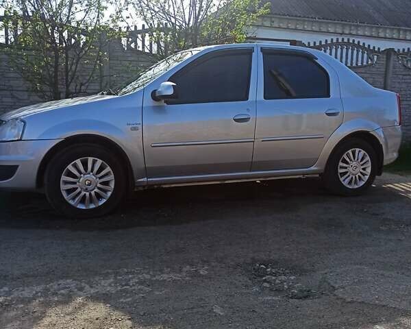 Рено Логан 2012 у Дніпро (Дніпропетровську) на Automoto.ua Сірий Рено Логан, об'ємом двигуна 1.6 л та пробігом 109 тис. км за 6500 $, фото 4 на Automoto.ua