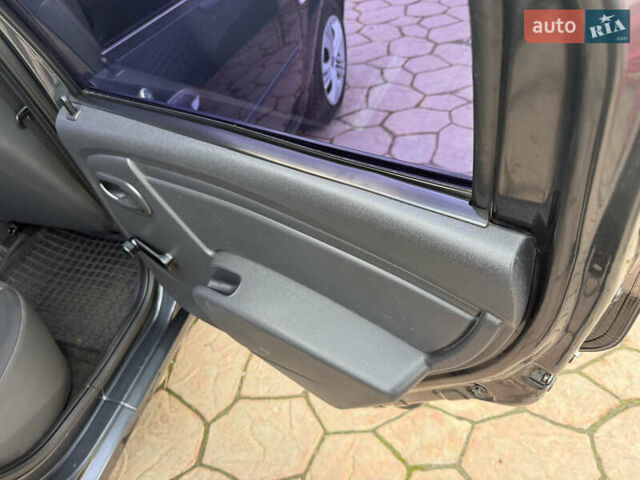 Серый Рено Логан, объемом двигателя 1.6 л и пробегом 115 тыс. км за 5950 $, фото 39 на Automoto.ua