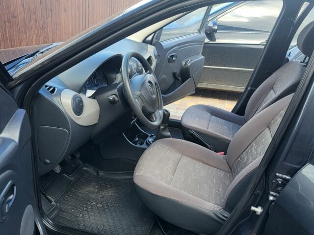 Сірий Рено Логан, об'ємом двигуна 1.4 л та пробігом 59 тис. км за 4500 $, фото 3 на Automoto.ua