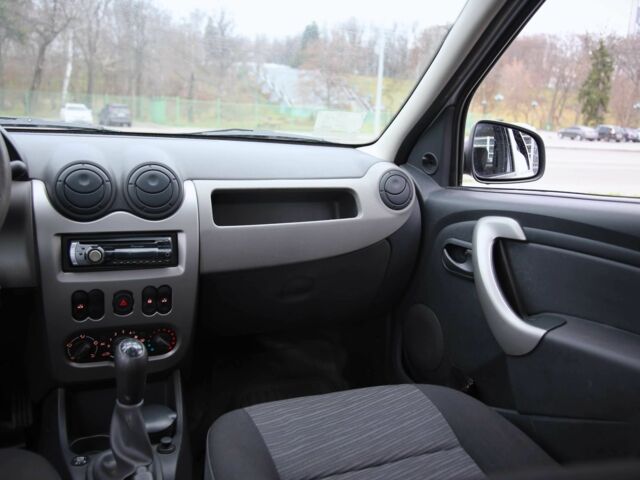 Сірий Рено Логан, об'ємом двигуна 1.4 л та пробігом 54 тис. км за 6400 $, фото 13 на Automoto.ua