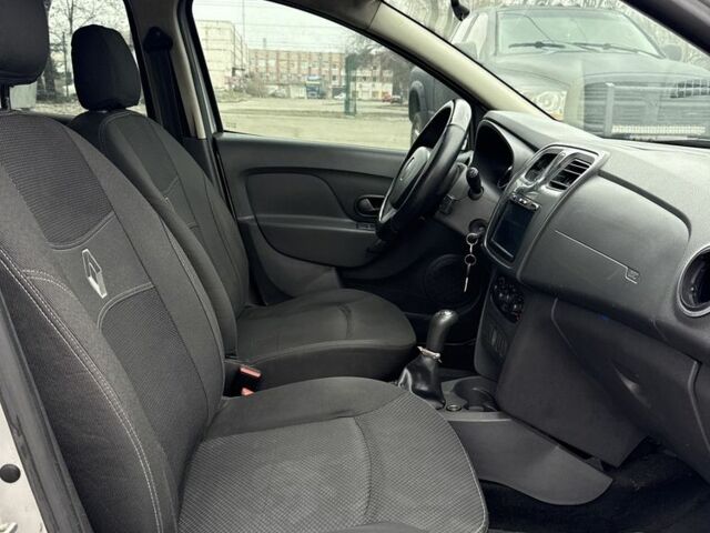 Серый Рено Логан, объемом двигателя 1.6 л и пробегом 300 тыс. км за 2950 $, фото 8 на Automoto.ua