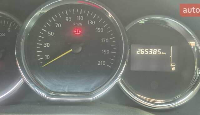 Рено Логан 2013 у Харкові на Automoto.ua Сірий Рено Логан, об'ємом двигуна 1.15 л та пробігом 265 тис. км за 4500 $, фото 3 на Automoto.ua