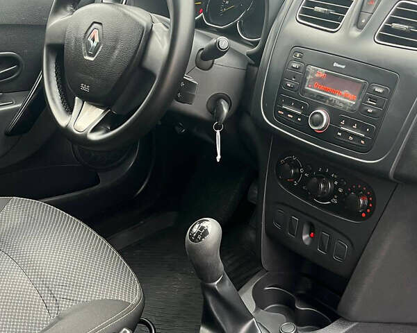 Сірий Рено Логан, об'ємом двигуна 1.46 л та пробігом 158 тис. км за 6900 $, фото 6 на Automoto.ua