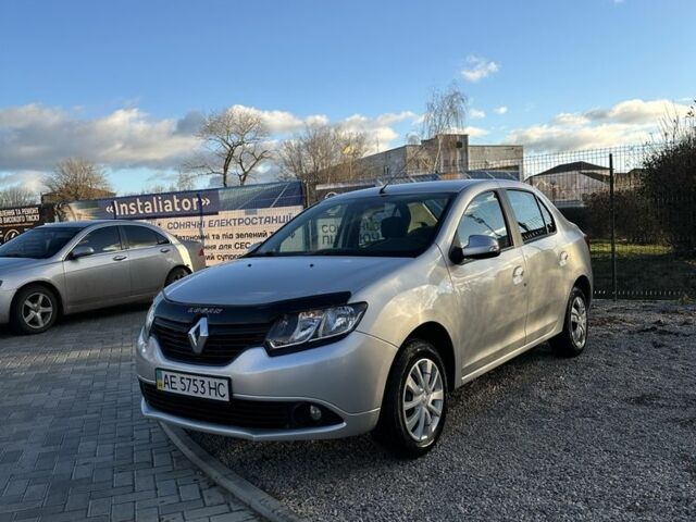 Серый Рено Логан, объемом двигателя 1.1 л и пробегом 131 тыс. км за 4700 $, фото 2 на Automoto.ua