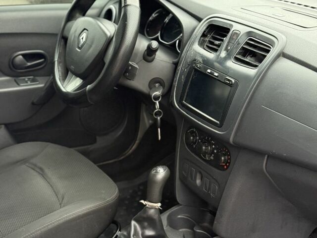 Серый Рено Логан, объемом двигателя 1.6 л и пробегом 300 тыс. км за 2950 $, фото 6 на Automoto.ua