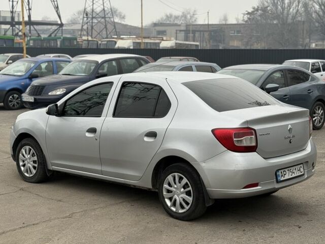 Серый Рено Логан, объемом двигателя 1.6 л и пробегом 300 тыс. км за 2950 $, фото 3 на Automoto.ua