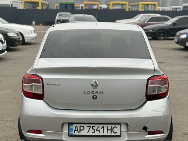 Серый Рено Логан, объемом двигателя 1.6 л и пробегом 300 тыс. км за 2950 $, фото 4 на Automoto.ua