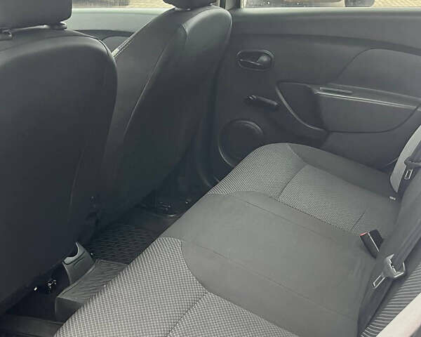 Сірий Рено Логан, об'ємом двигуна 1.46 л та пробігом 158 тис. км за 6900 $, фото 11 на Automoto.ua