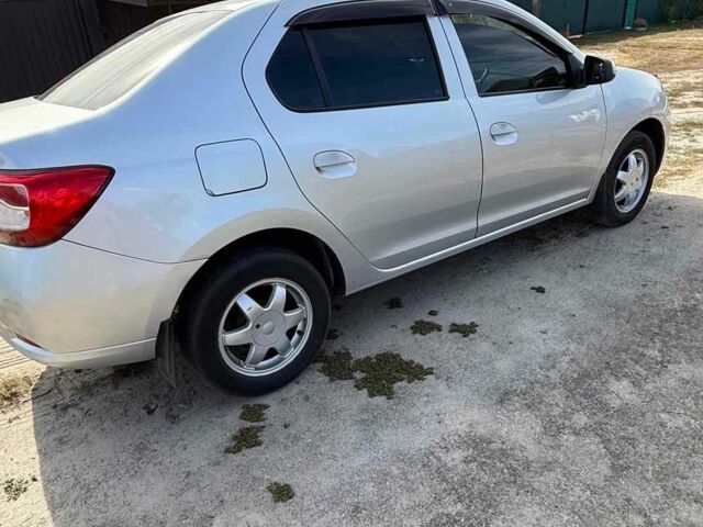 Серый Рено Логан, объемом двигателя 1.6 л и пробегом 298 тыс. км за 5800 $, фото 3 на Automoto.ua