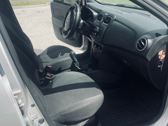 Серый Рено Логан, объемом двигателя 1.1 л и пробегом 198 тыс. км за 4200 $, фото 17 на Automoto.ua