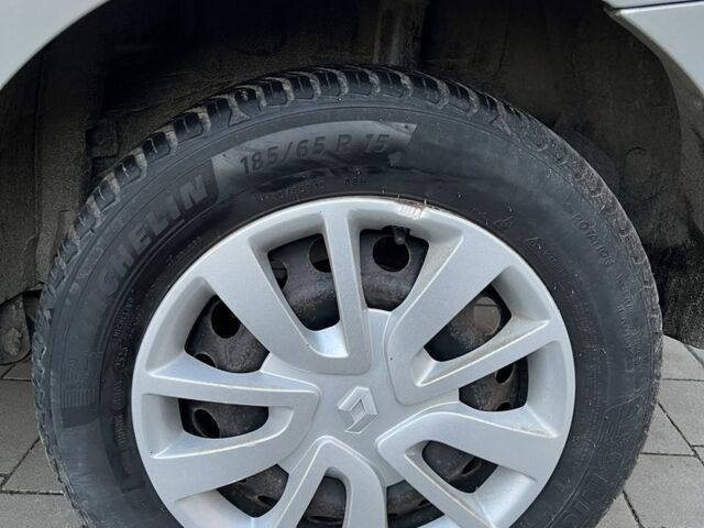 Серый Рено Логан, объемом двигателя 1.6 л и пробегом 155 тыс. км за 6299 $, фото 13 на Automoto.ua