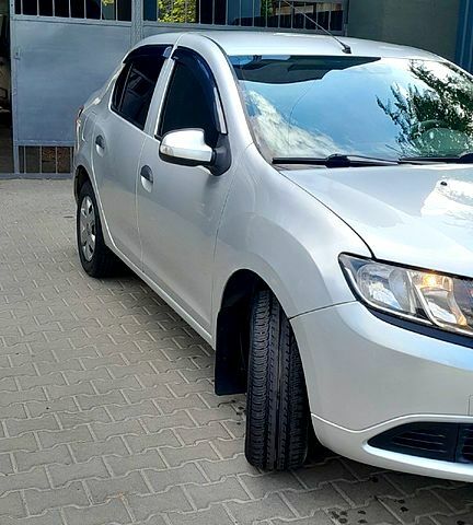 Рено Логан 2014 в Глухове на Automoto.ua Серый Рено Логан, объемом двигателя 1.1 л и пробегом 270 тыс. км за 5300 $, фото 3 на Automoto.ua