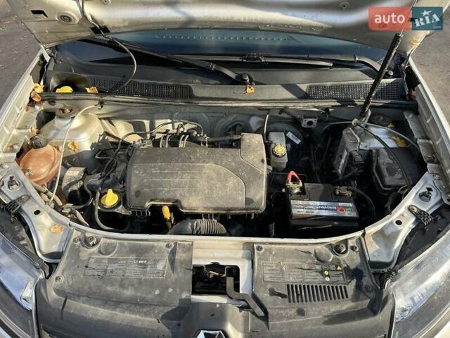 Серый Рено Логан, объемом двигателя 1.1 л и пробегом 58 тыс. км за 5500 $, фото 12 на Automoto.ua