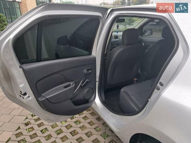 Рено Логан 2014 в Хмельницком на Automoto.ua Серый Рено Логан, объемом двигателя 1.15 л и пробегом 35 тыс. км за 7200 $, фото 6 на Automoto.ua
