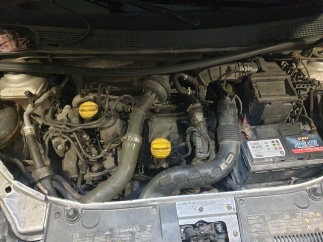 Серый Рено Логан, объемом двигателя 1.5 л и пробегом 250 тыс. км за 3500 $, фото 4 на Automoto.ua