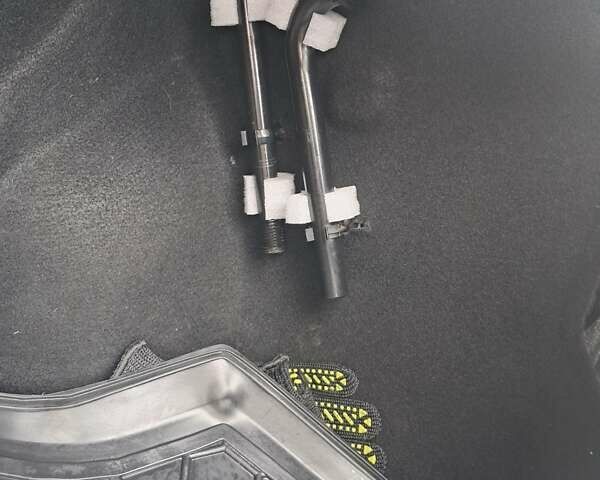 Рено Логан 2014 в Хмельницком на Automoto.ua Серый Рено Логан, объемом двигателя 1.15 л и пробегом 35 тыс. км за 7200 $, фото 15 на Automoto.ua