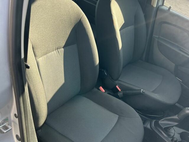 Серый Рено Логан, объемом двигателя 1.1 л и пробегом 58 тыс. км за 5500 $, фото 6 на Automoto.ua