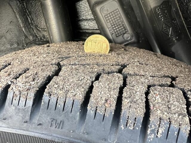 Серый Рено Логан, объемом двигателя 1.1 л и пробегом 58 тыс. км за 5500 $, фото 11 на Automoto.ua