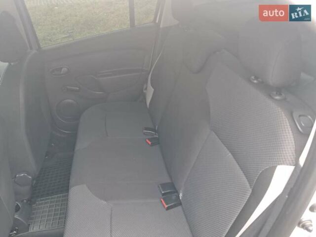 Рено Логан 2014 в Хмельницком на Automoto.ua Серый Рено Логан, объемом двигателя 1.15 л и пробегом 35 тыс. км за 7200 $, фото 7 на Automoto.ua