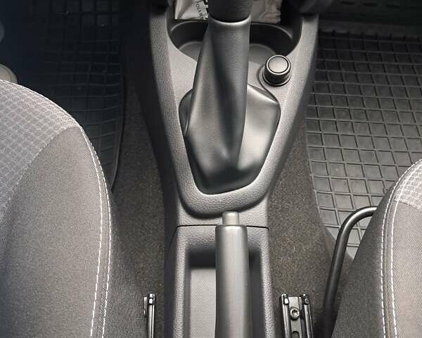 Рено Логан 2014 в Хмельницком на Automoto.ua Серый Рено Логан, объемом двигателя 1.15 л и пробегом 35 тыс. км за 7200 $, фото 21 на Automoto.ua