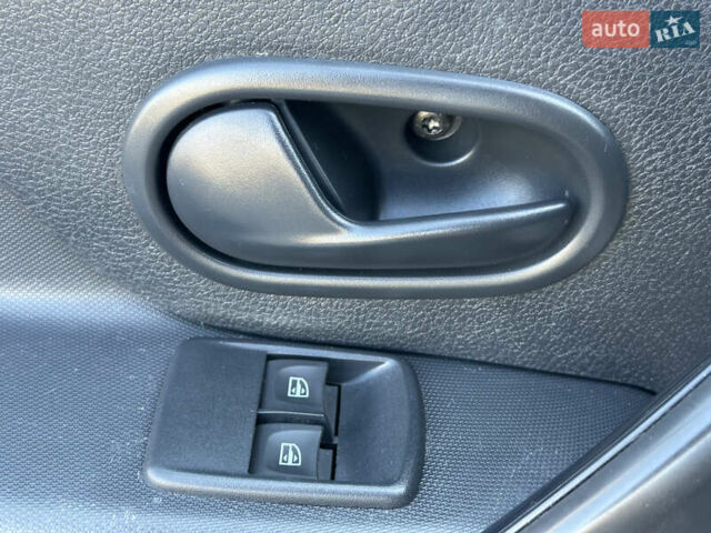 Серый Рено Логан, объемом двигателя 1.5 л и пробегом 164 тыс. км за 6200 $, фото 14 на Automoto.ua