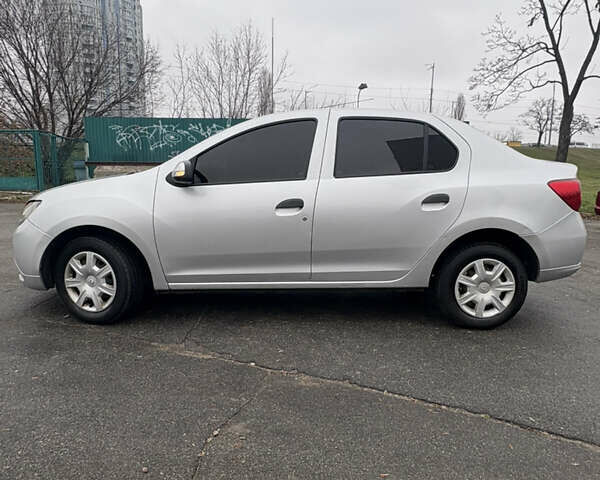 Сірий Рено Логан, об'ємом двигуна 1.15 л та пробігом 300 тис. км за 3800 $, фото 4 на Automoto.ua