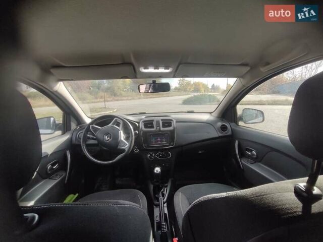 Серый Рено Логан, объемом двигателя 1.5 л и пробегом 172 тыс. км за 7300 $, фото 5 на Automoto.ua