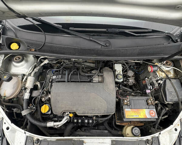 Сірий Рено Логан, об'ємом двигуна 1.15 л та пробігом 300 тис. км за 3800 $, фото 10 на Automoto.ua