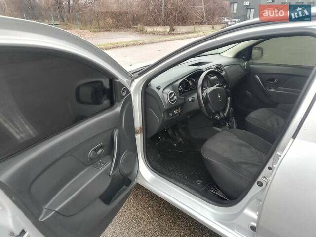Серый Рено Логан, объемом двигателя 1.15 л и пробегом 285 тыс. км за 4800 $, фото 16 на Automoto.ua