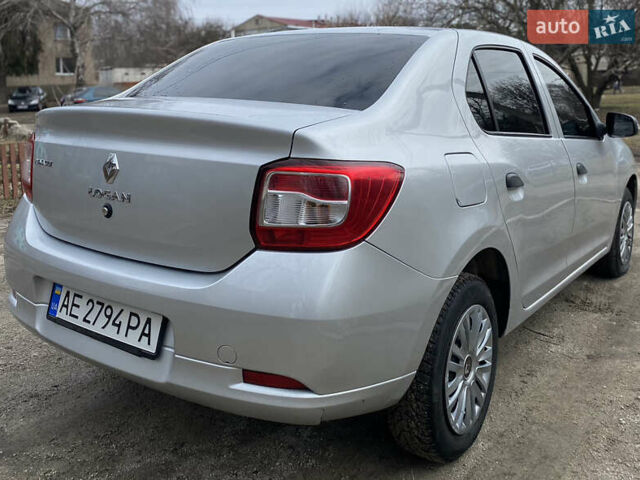 Серый Рено Логан, объемом двигателя 1.5 л и пробегом 270 тыс. км за 7200 $, фото 3 на Automoto.ua