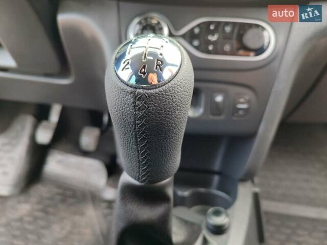Серый Рено Логан, объемом двигателя 1.5 л и пробегом 172 тыс. км за 7300 $, фото 20 на Automoto.ua