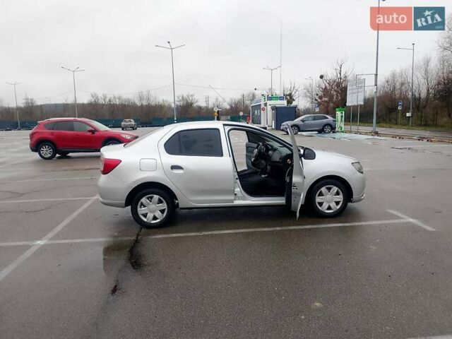 Серый Рено Логан, объемом двигателя 1.15 л и пробегом 285 тыс. км за 4800 $, фото 8 на Automoto.ua