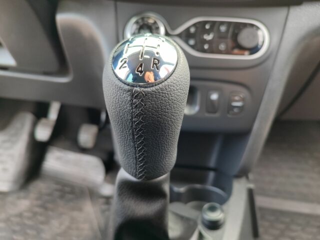 Рено Логан 2016 в Синельниковом на Automoto.ua Серый Рено Логан, объемом двигателя 1.5 л и пробегом 172 тыс. км за 7300 $, фото 21 на Automoto.ua