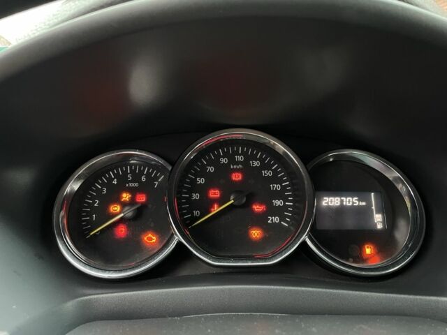 Сірий Рено Логан, об'ємом двигуна 1.5 л та пробігом 208 тис. км за 5200 $, фото 4 на Automoto.ua