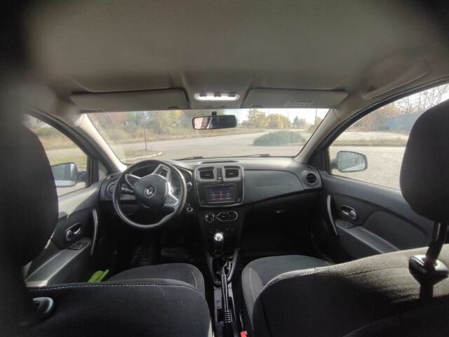 Рено Логан 2016 в Синельниковом на Automoto.ua Серый Рено Логан, объемом двигателя 1.5 л и пробегом 172 тыс. км за 7300 $, фото 5 на Automoto.ua