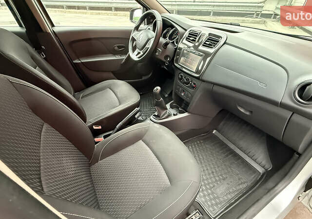 Сірий Рено Логан, об'ємом двигуна 1.46 л та пробігом 149 тис. км за 7600 $, фото 39 на Automoto.ua