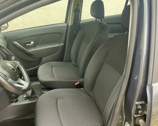 Сірий Рено Логан, об'ємом двигуна 1.46 л та пробігом 80 тис. км за 10000 $, фото 7 на Automoto.ua