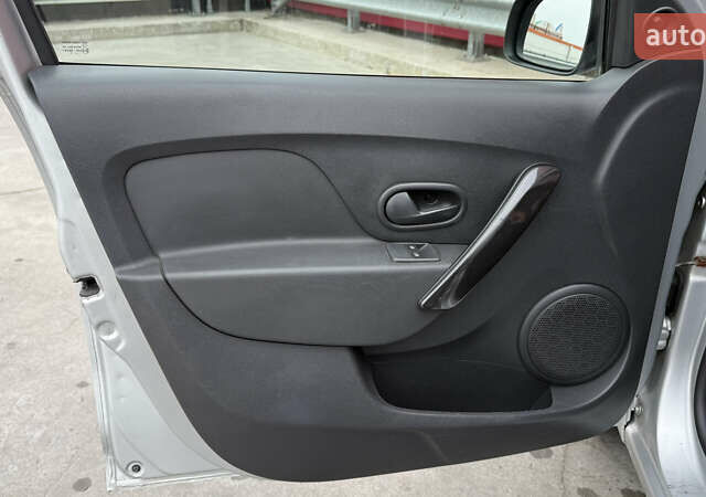Сірий Рено Логан, об'ємом двигуна 1.46 л та пробігом 149 тис. км за 7600 $, фото 17 на Automoto.ua