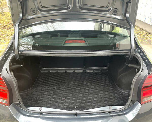 Сірий Рено Логан, об'ємом двигуна 1.46 л та пробігом 80 тис. км за 10000 $, фото 11 на Automoto.ua