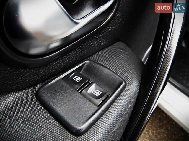 Серый Рено Логан, объемом двигателя 0.9 л и пробегом 148 тыс. км за 6000 $, фото 4 на Automoto.ua