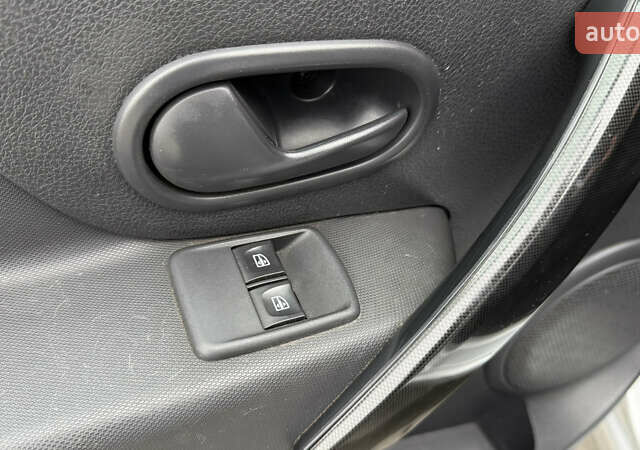 Сірий Рено Логан, об'ємом двигуна 1.46 л та пробігом 149 тис. км за 7600 $, фото 18 на Automoto.ua