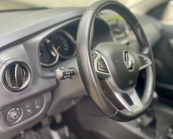 Сірий Рено Логан, об'ємом двигуна 1.46 л та пробігом 80 тис. км за 10000 $, фото 6 на Automoto.ua