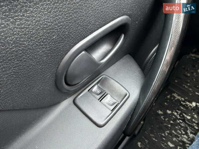 Серый Рено Логан, объемом двигателя 0.9 л и пробегом 96 тыс. км за 7500 $, фото 15 на Automoto.ua