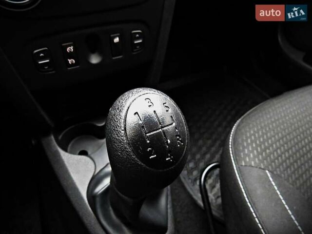 Серый Рено Логан, объемом двигателя 0.9 л и пробегом 148 тыс. км за 6000 $, фото 15 на Automoto.ua